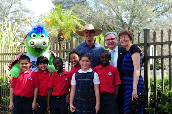 Mayor Bradley and STUFF visit the Edible Schoolyard (Mayor Bradley is the one wearing a tie.)